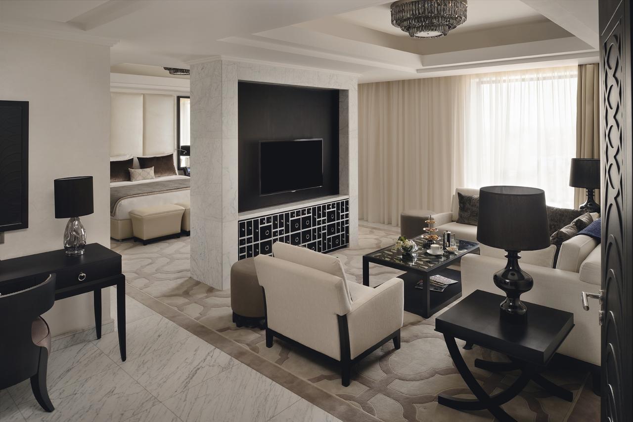 Voco - Riyadh, An Ihg Hotel - فندق فوكو الرياض, احدى فنادق مجموعة إنتركونتيننتال Exterior photo A suite at the Ritz-Carlton, DIFC