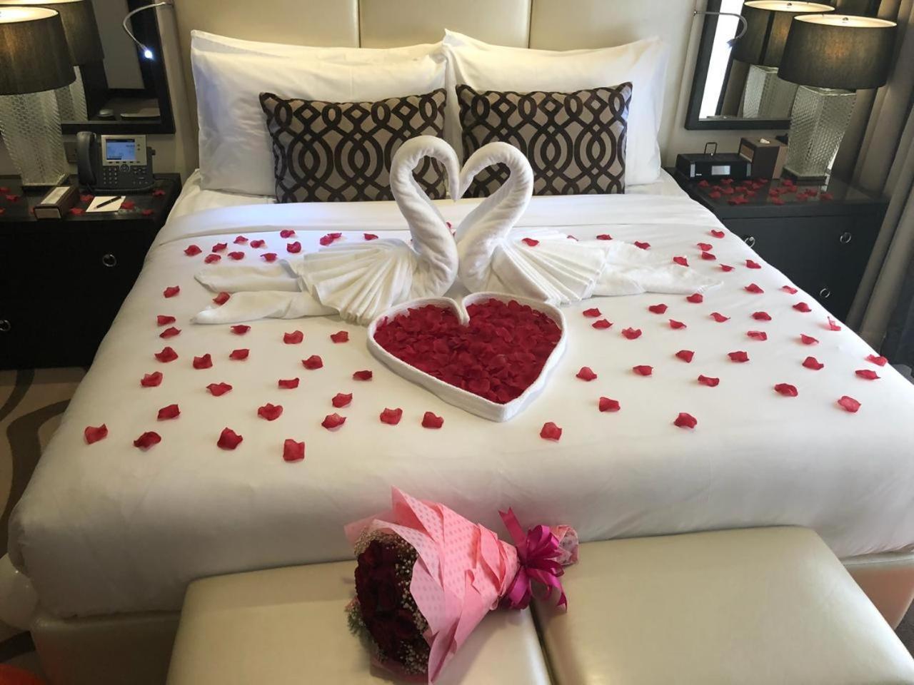 Voco - Riyadh, An Ihg Hotel - فندق فوكو الرياض, احدى فنادق مجموعة إنتركونتيننتال Exterior photo Honeymoon suite at the Hilton San Francisco