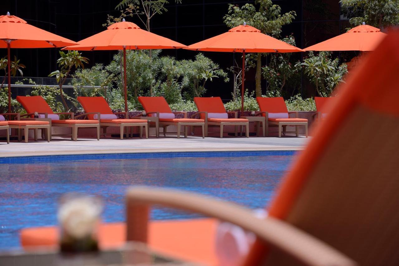Voco - Riyadh, An Ihg Hotel - فندق فوكو الرياض, احدى فنادق مجموعة إنتركونتيننتال Exterior photo The pool at the hotel