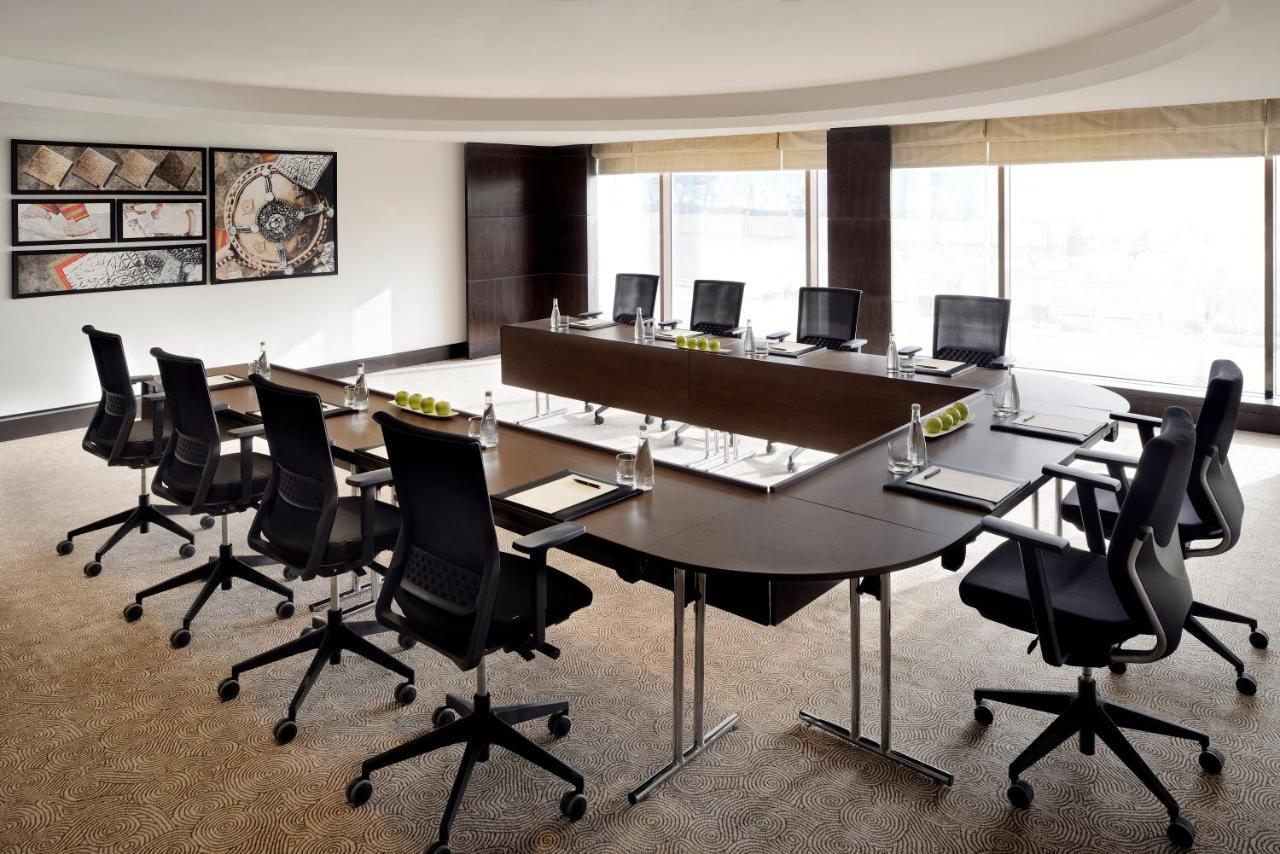 Voco - Riyadh, An Ihg Hotel - فندق فوكو الرياض, احدى فنادق مجموعة إنتركونتيننتال Exterior photo A meeting room