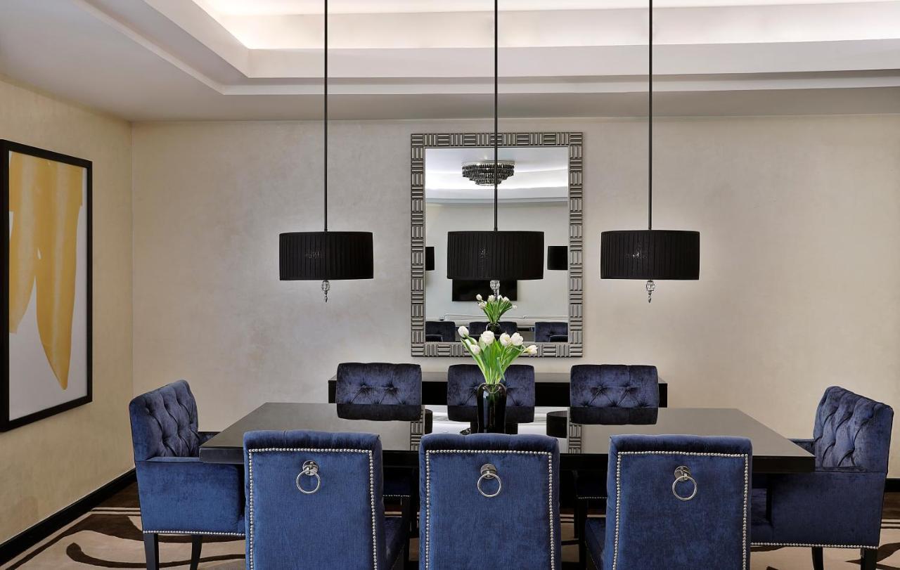 Voco - Riyadh, An Ihg Hotel - فندق فوكو الرياض, احدى فنادق مجموعة إنتركونتيننتال Exterior photo A dining room